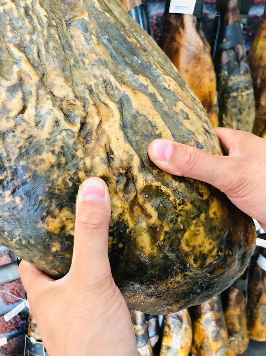 Cómo Almacenar y Degustar un Jamón Ibérico en Casa