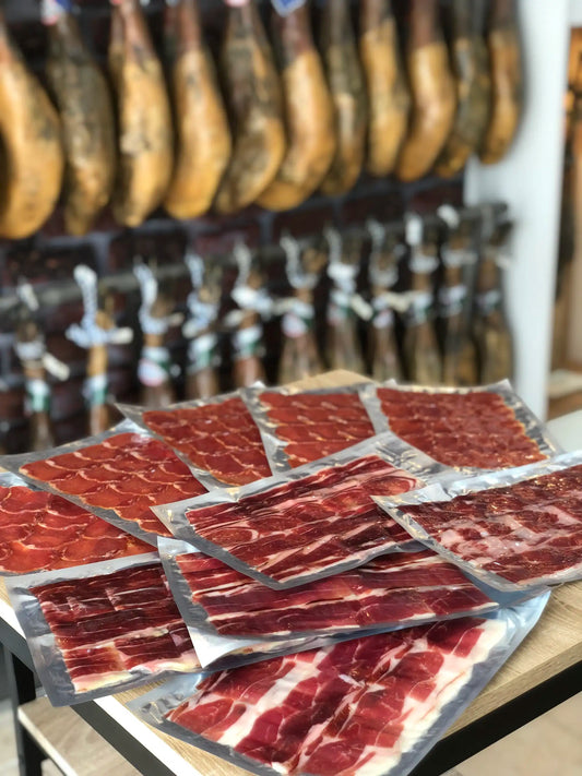 El Jamón Ibérico de Aracena: Un Patrimonio Gastronómico de Andalucía